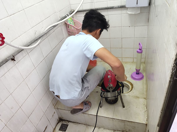 桦甸肥皂掉到马桶里把马桶堵住了怎么办？马桶堵住了怎么办