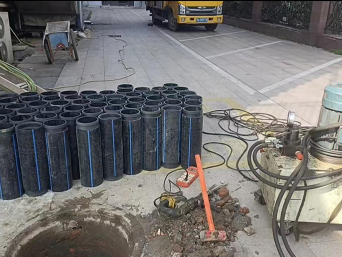 桦甸PE置换管厂家 DN315置换管 非开挖管短管置换