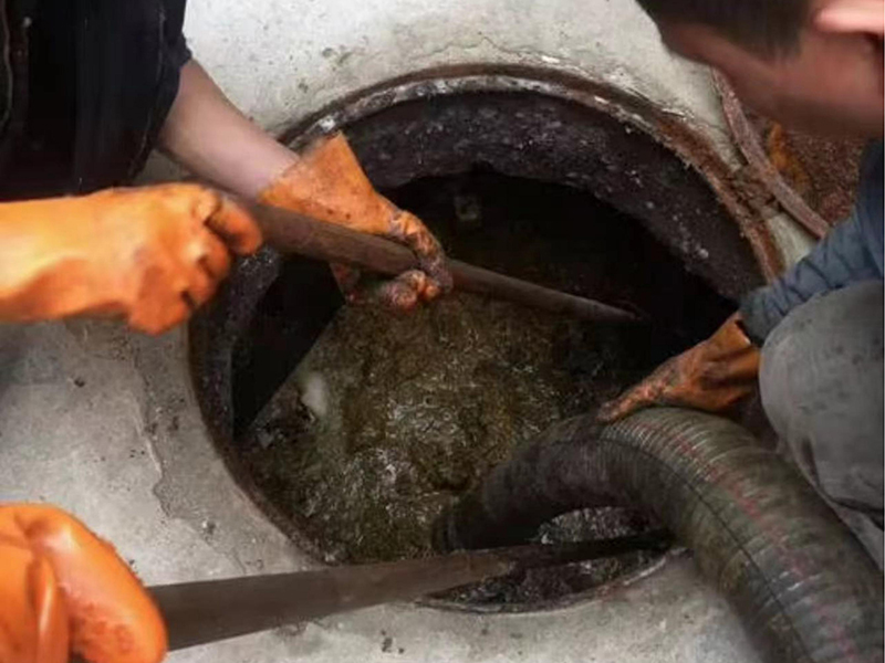 桦甸清理化粪池时如何避免沼气的危害?